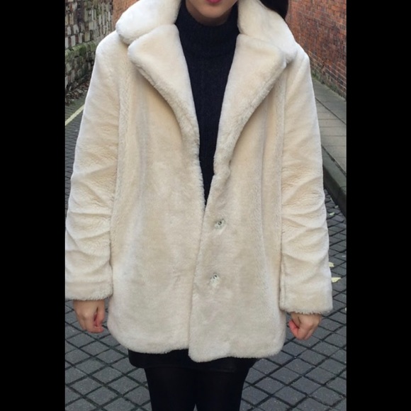 TOPSHOP Faux Fur Coat - Picture 5 of 6